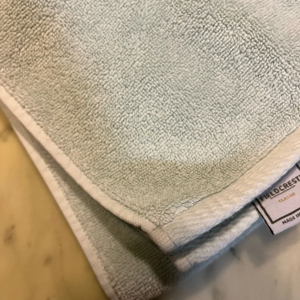 Vintage Fieldcrest Bath rug/ Firm Price